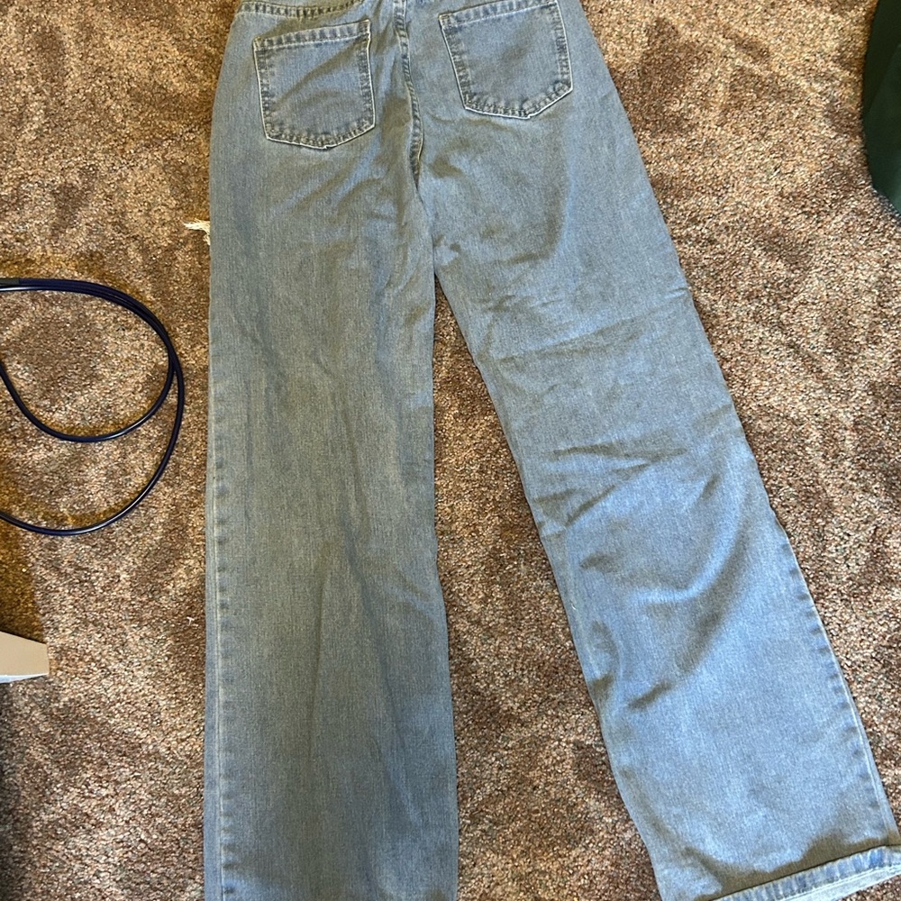 Oversized Distressed Ripped Jeans - Picture 2 of 3